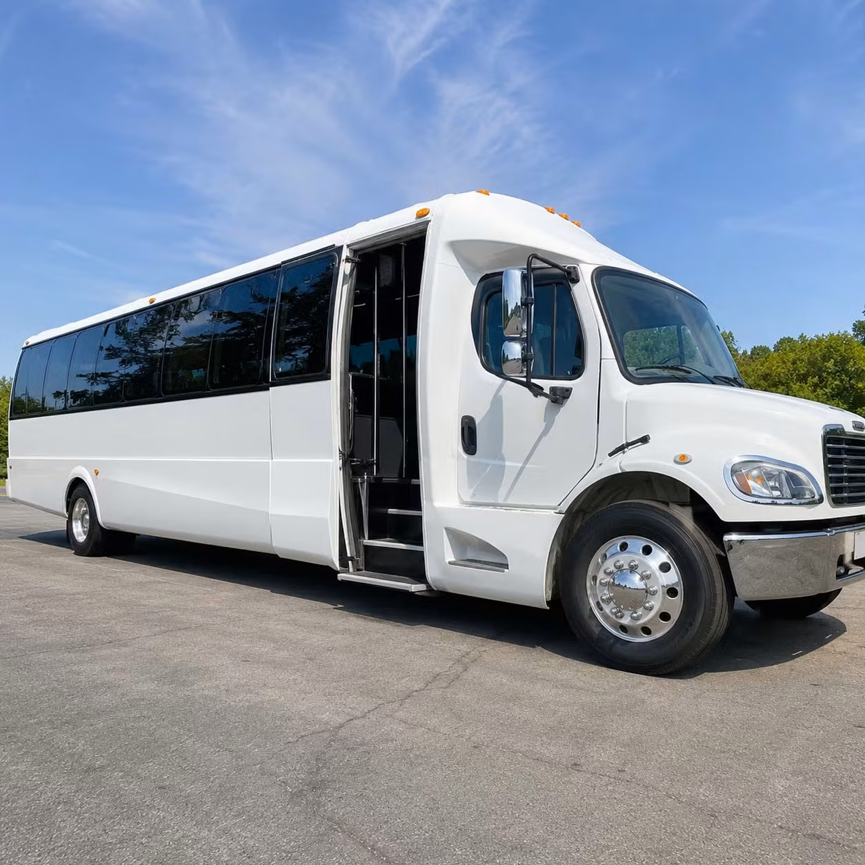 minibus rentals for seattle youth group and small ministry events