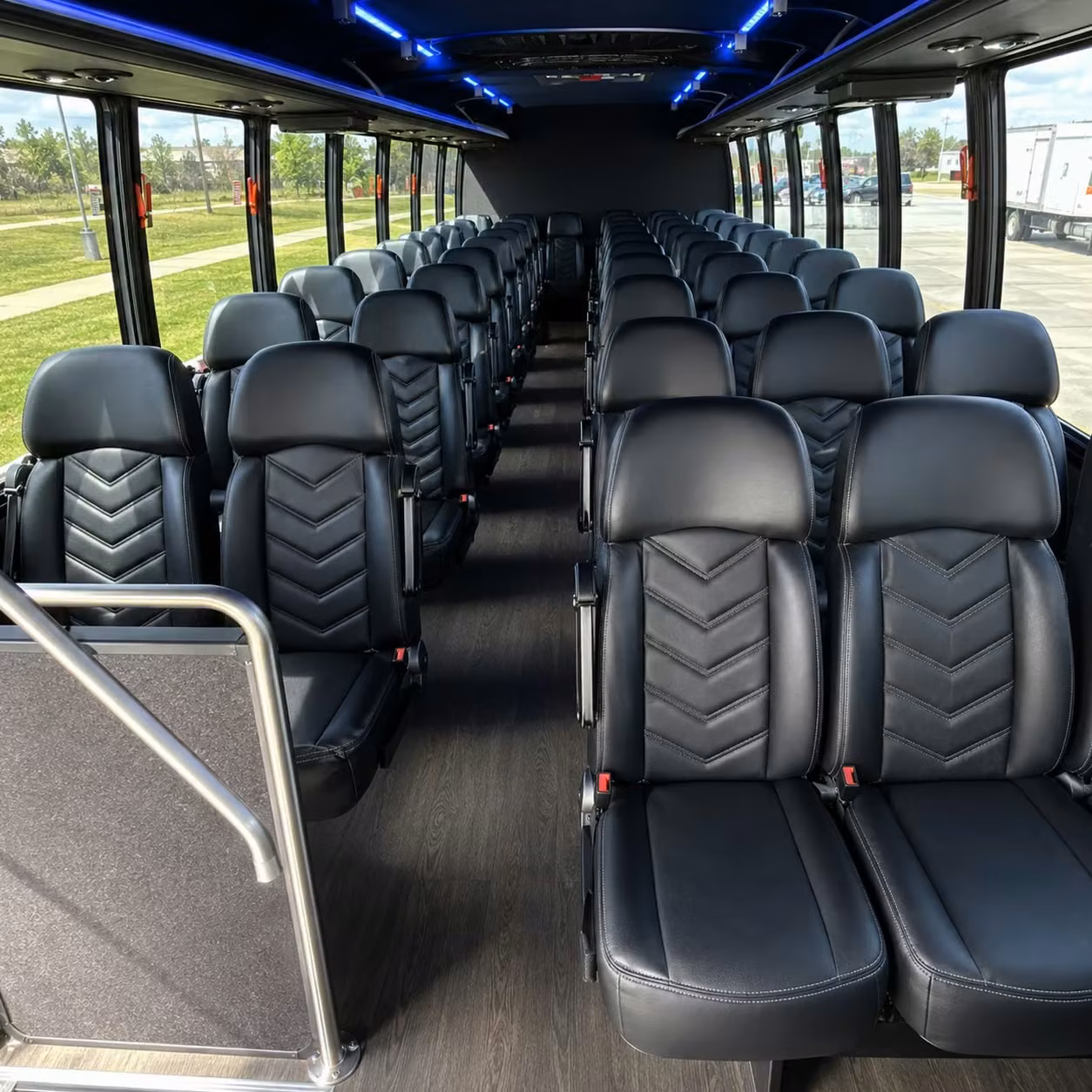 seattle 25 passenger minibus rental